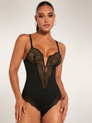 Requintte Bodysuit em Renda Sexy